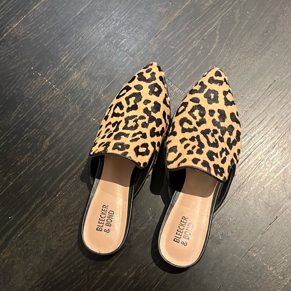 Leopard Slide Clogs - Picture 3 of 6